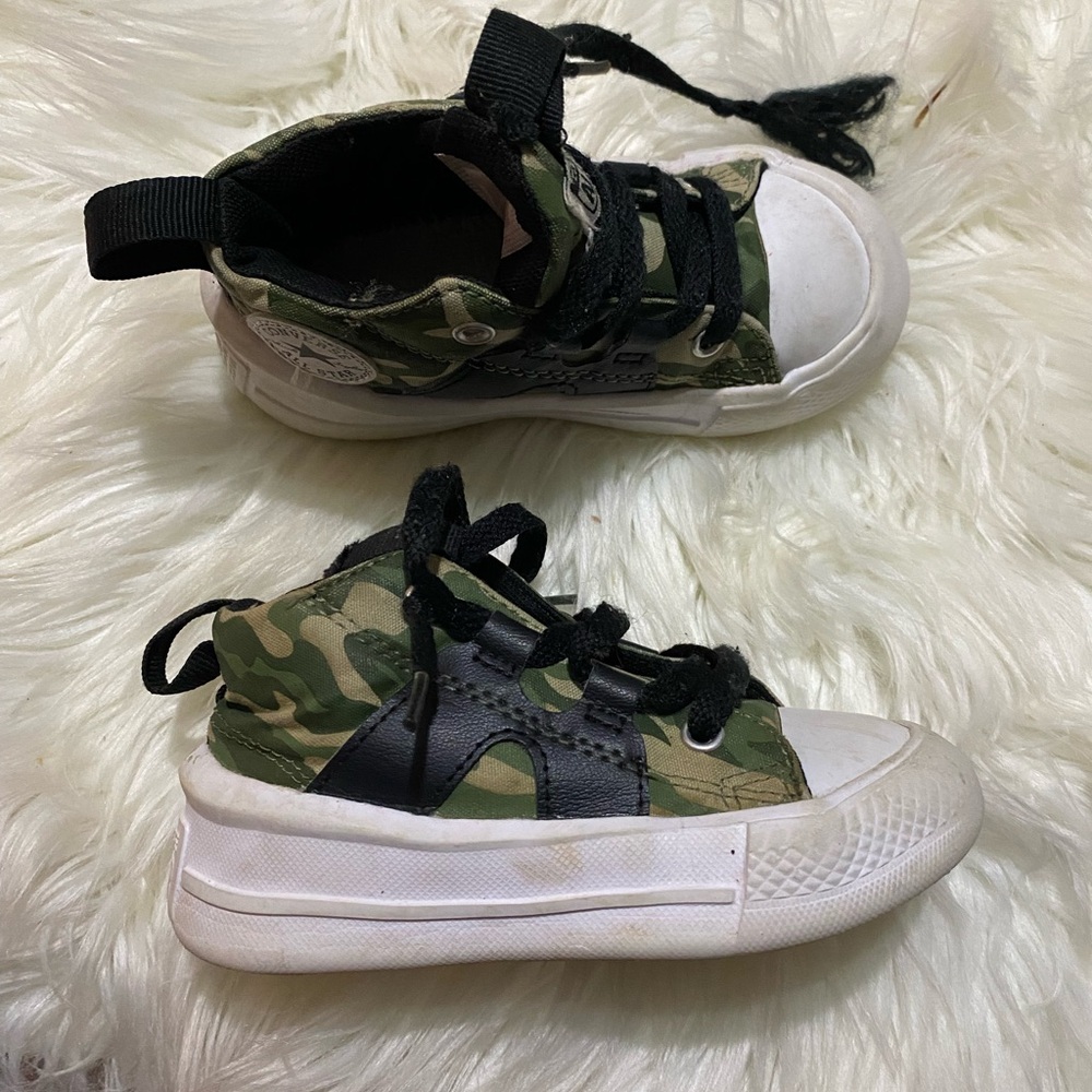 Converse Camo size 8c